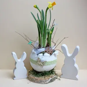 Frühlings&shy;oster&shy;gesteck