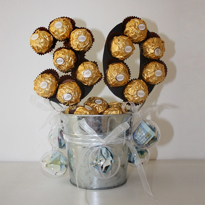 Geldgeschenk mit Metalleimer