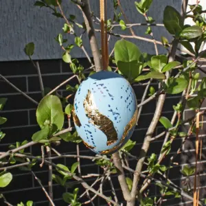 Osterei mit Blattgold - hellblau