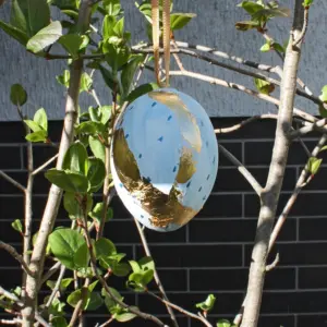 Osterei mit Blattgold - hellblau
