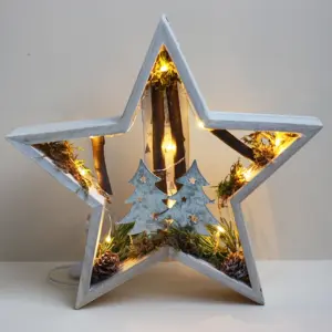 Holzstern beleuchtet